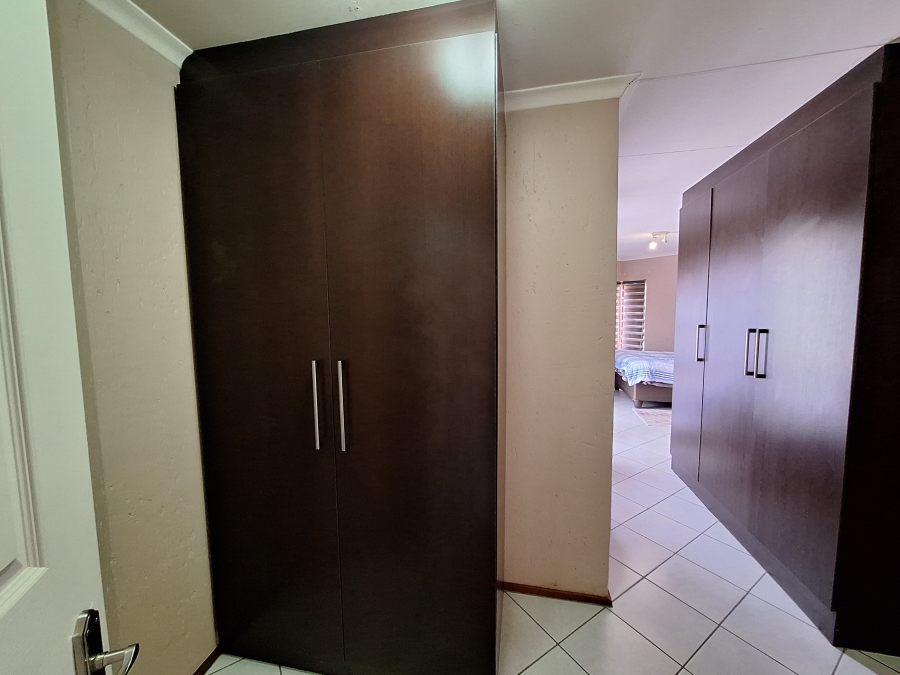 2 Bedroom Property for Sale in North Riding Gauteng