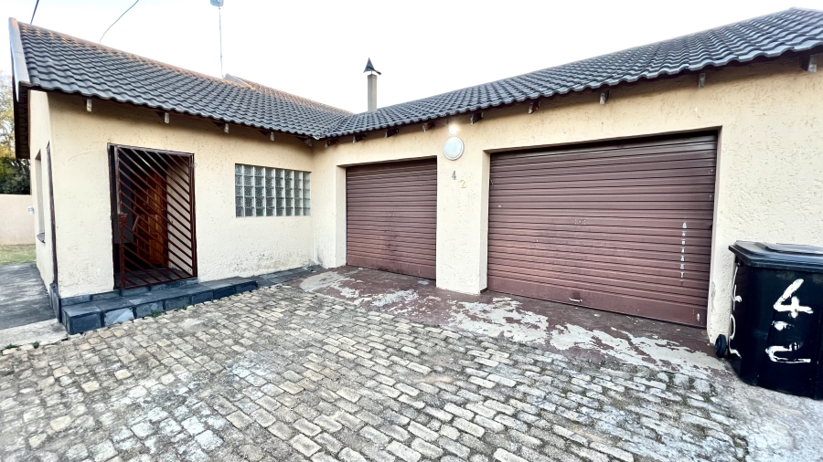 3 Bedroom Property for Sale in Eike Park Gauteng