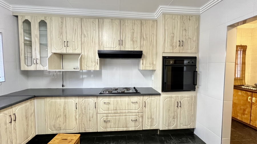 3 Bedroom Property for Sale in Eike Park Gauteng