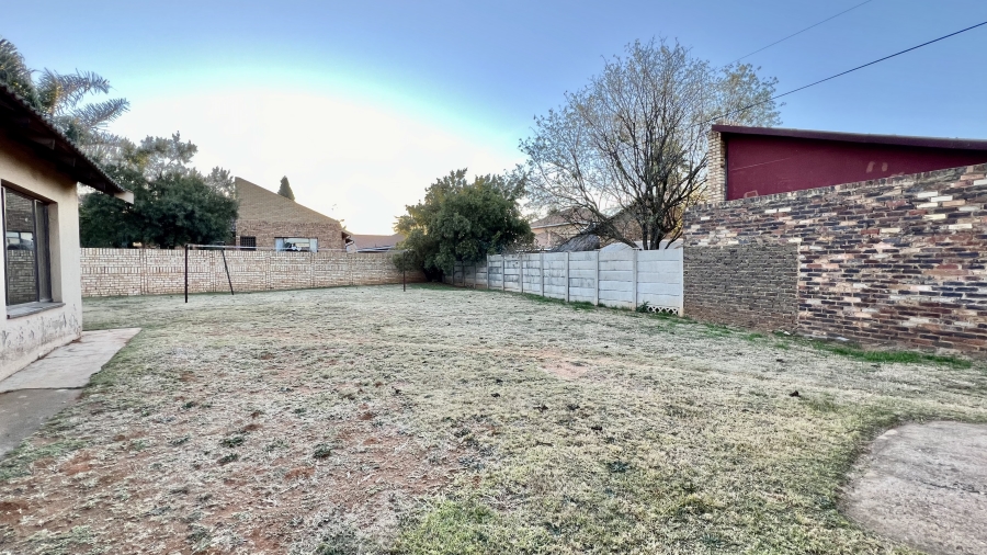 3 Bedroom Property for Sale in Eike Park Gauteng