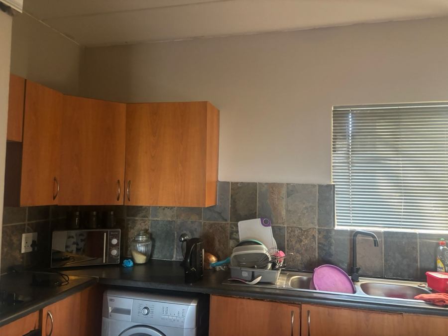To Let 1 Bedroom Property for Rent in Sundowner Gauteng