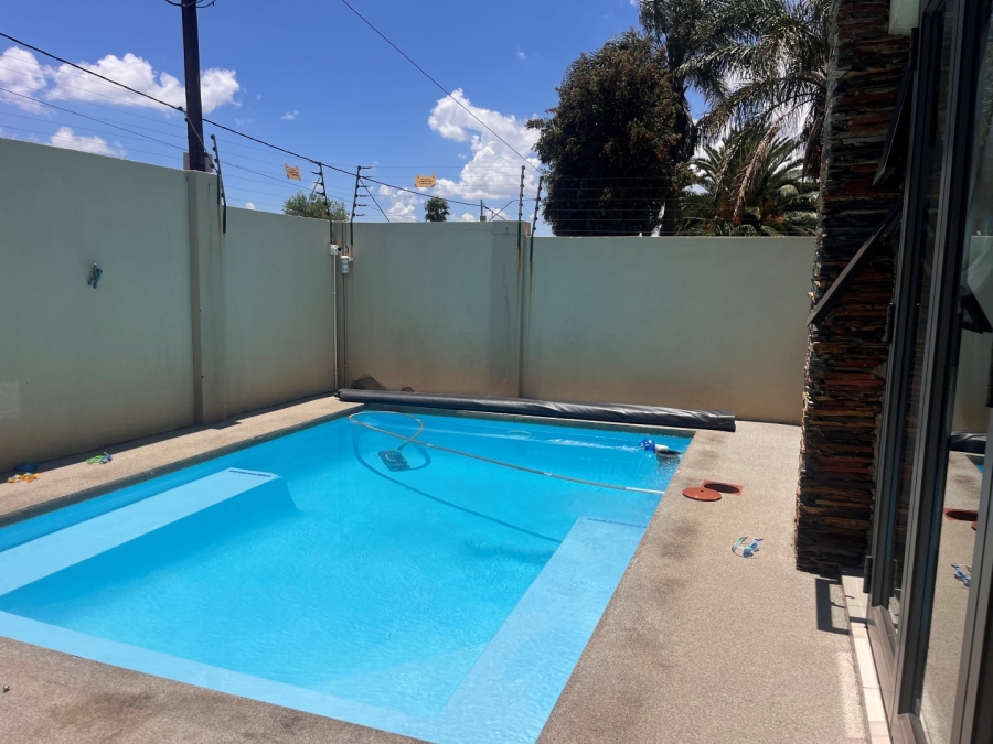 4 Bedroom Property for Sale in Sydenham Gauteng