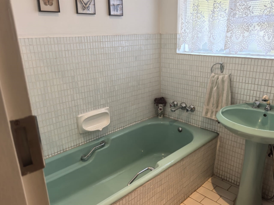 4 Bedroom Property for Sale in Florida Glen Gauteng