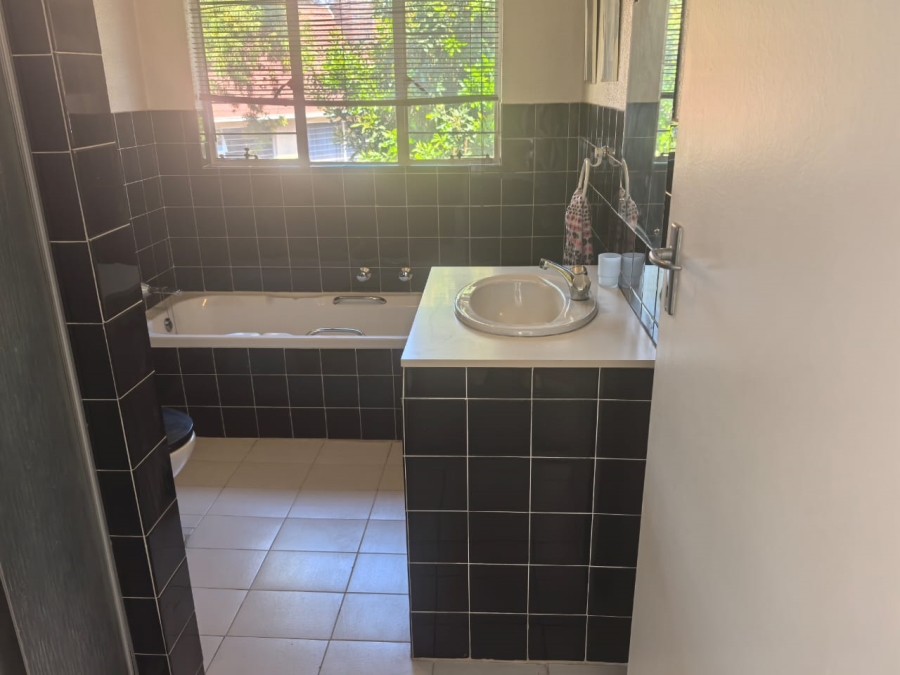 4 Bedroom Property for Sale in Florida Glen Gauteng