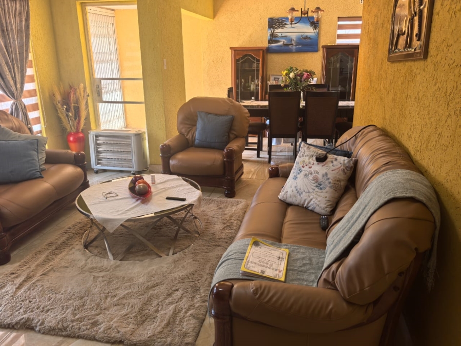 4 Bedroom Property for Sale in Witpoortjie Gauteng