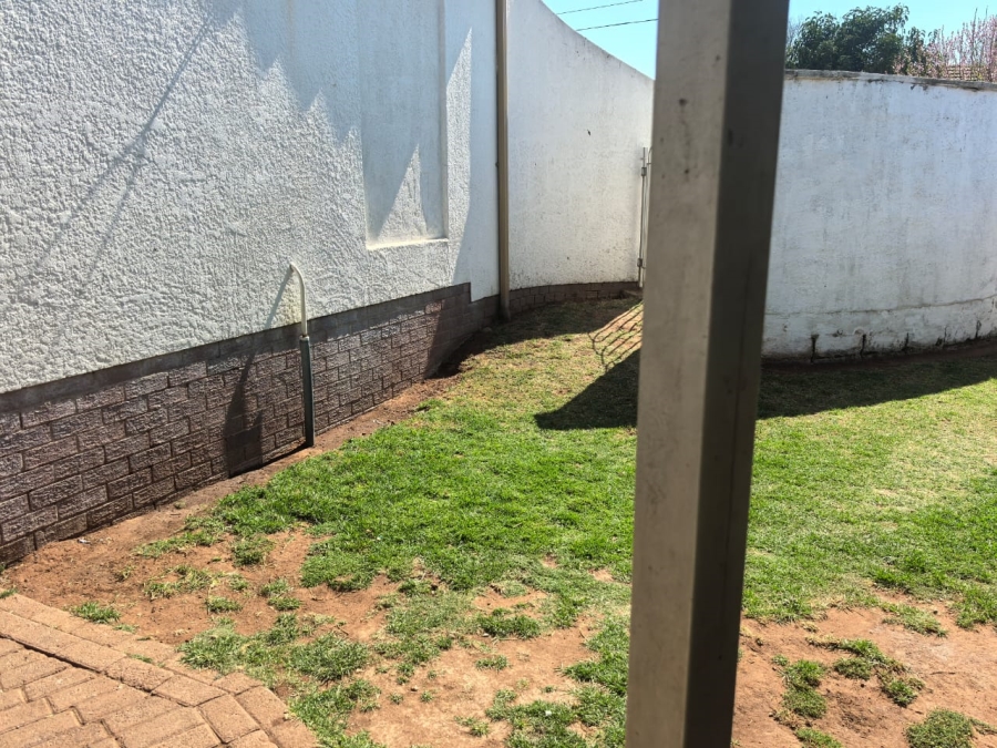 4 Bedroom Property for Sale in Witpoortjie Gauteng