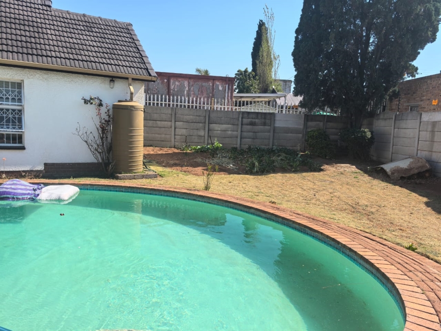4 Bedroom Property for Sale in Witpoortjie Gauteng
