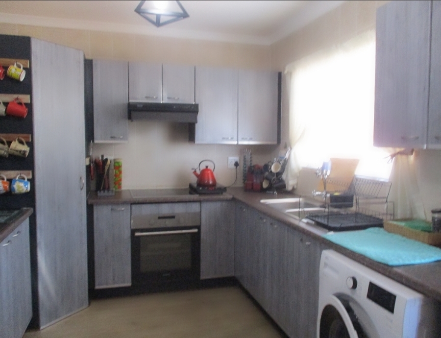 3 Bedroom Property for Sale in Honeydew Grove Gauteng