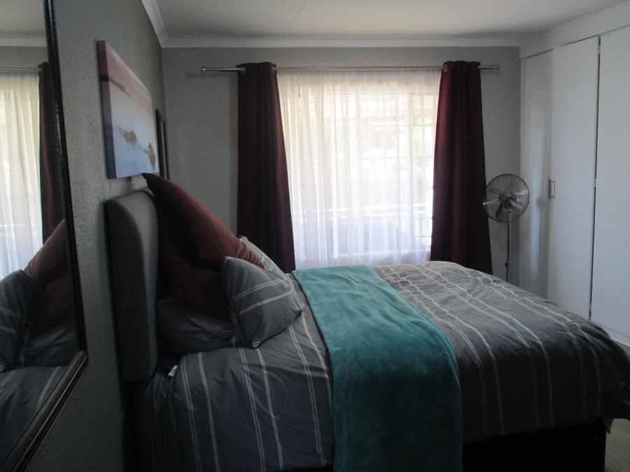 3 Bedroom Property for Sale in Honeydew Grove Gauteng