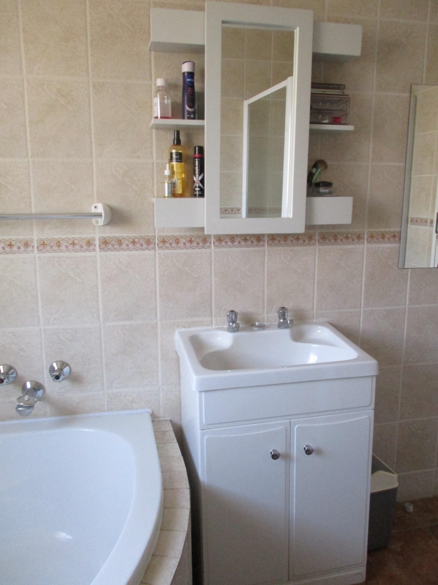 3 Bedroom Property for Sale in Honeydew Grove Gauteng