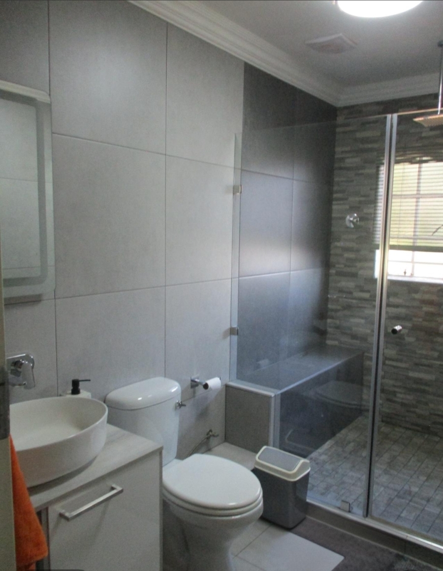 3 Bedroom Property for Sale in Honeydew Grove Gauteng