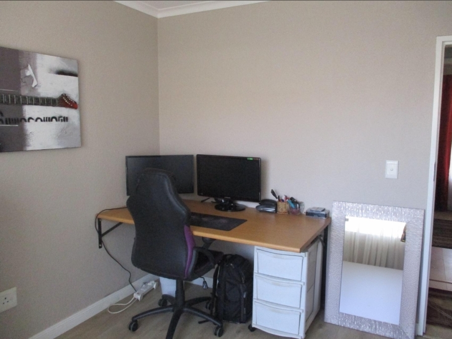 3 Bedroom Property for Sale in Honeydew Grove Gauteng