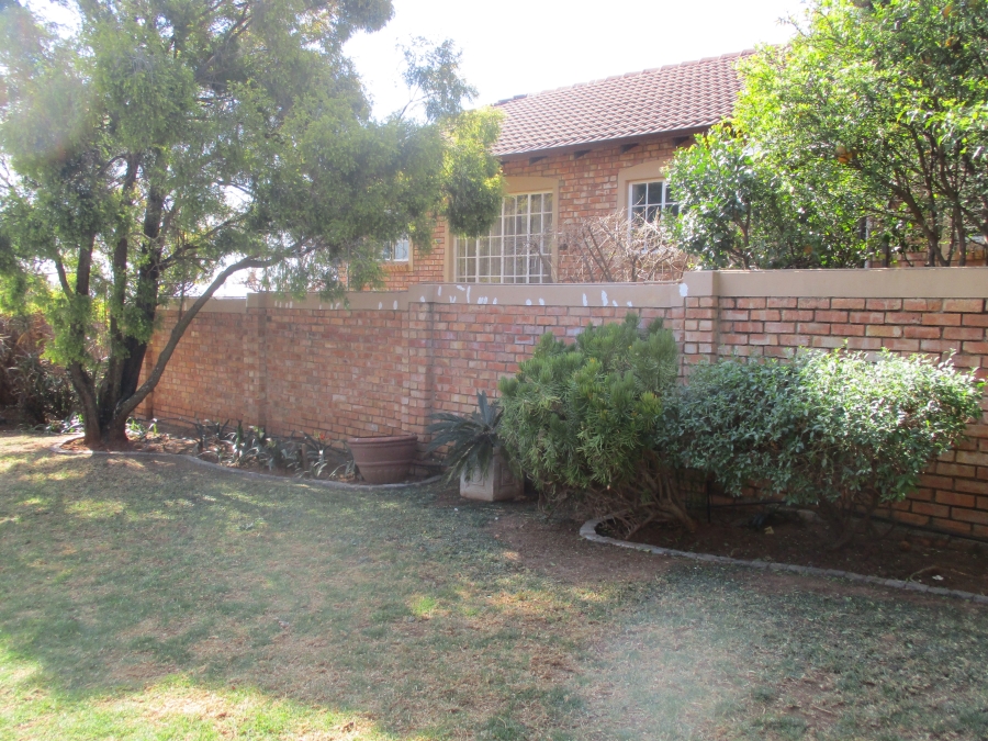 3 Bedroom Property for Sale in Honeydew Grove Gauteng
