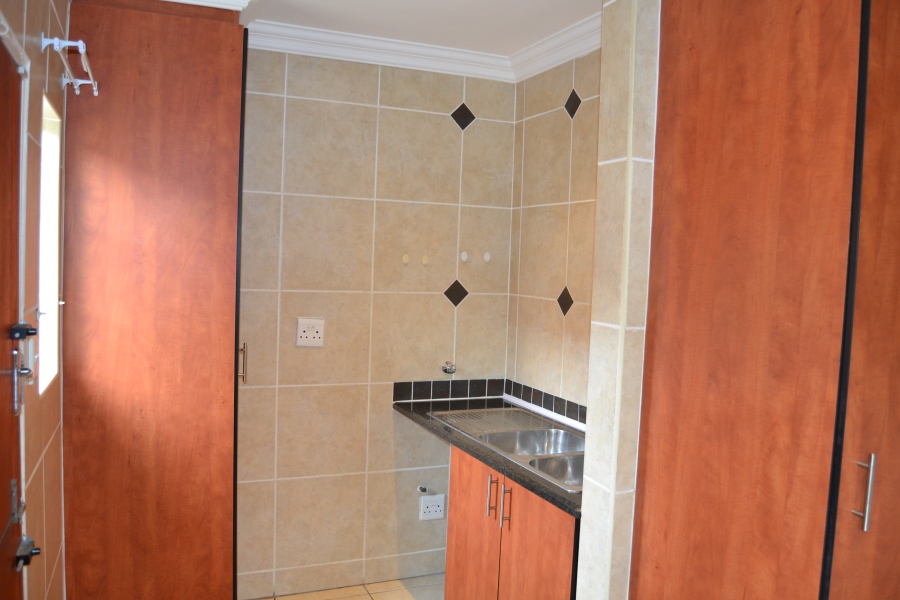 3 Bedroom Property for Sale in Thatchfield Estate Gauteng