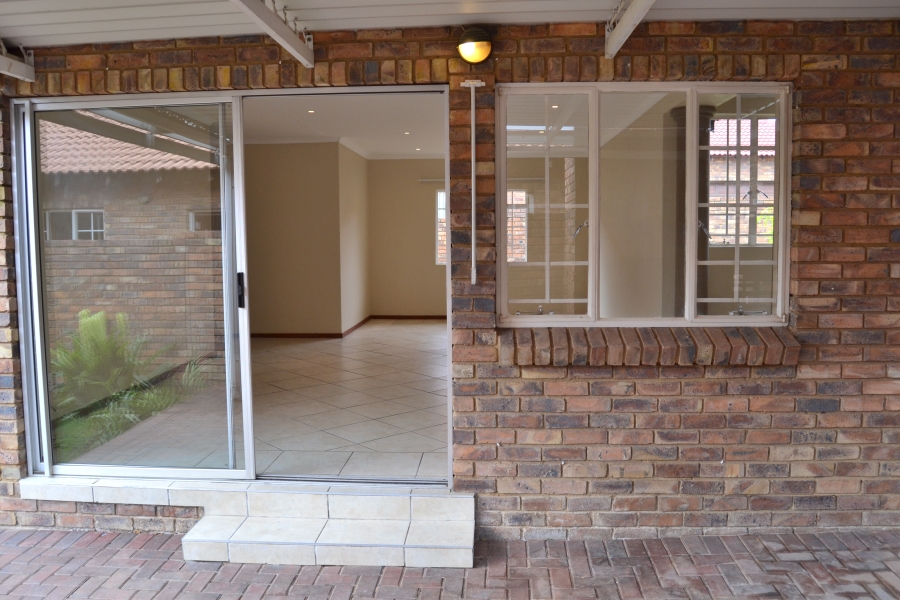 3 Bedroom Property for Sale in Thatchfield Estate Gauteng