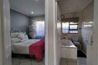 3 Bedroom Property for Sale in New Redruth Gauteng