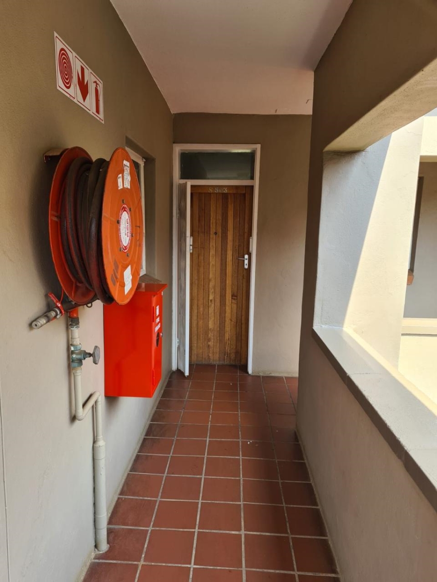 To Let 2 Bedroom Property for Rent in Waterkloof Glen Gauteng