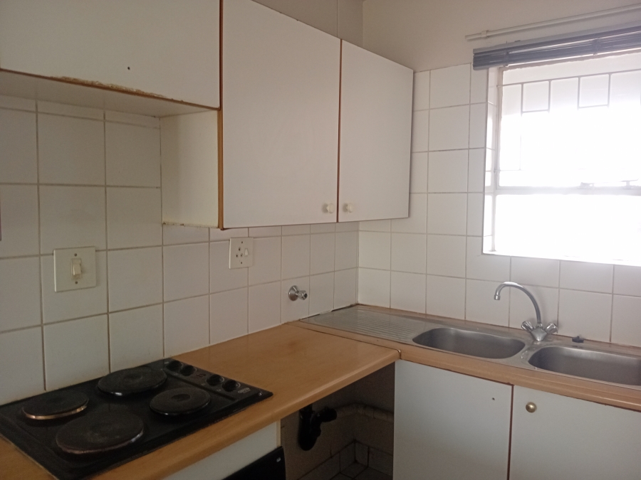 To Let 2 Bedroom Property for Rent in Waterkloof Glen Gauteng