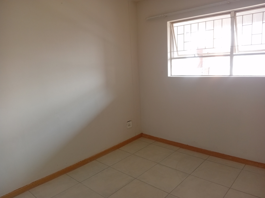 To Let 2 Bedroom Property for Rent in Waterkloof Glen Gauteng