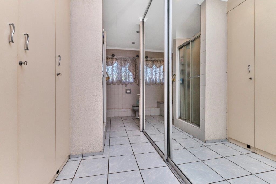 4 Bedroom Property for Sale in Northwold Gauteng