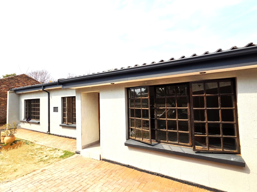 4 Bedroom Property for Sale in Doornkloof Gauteng