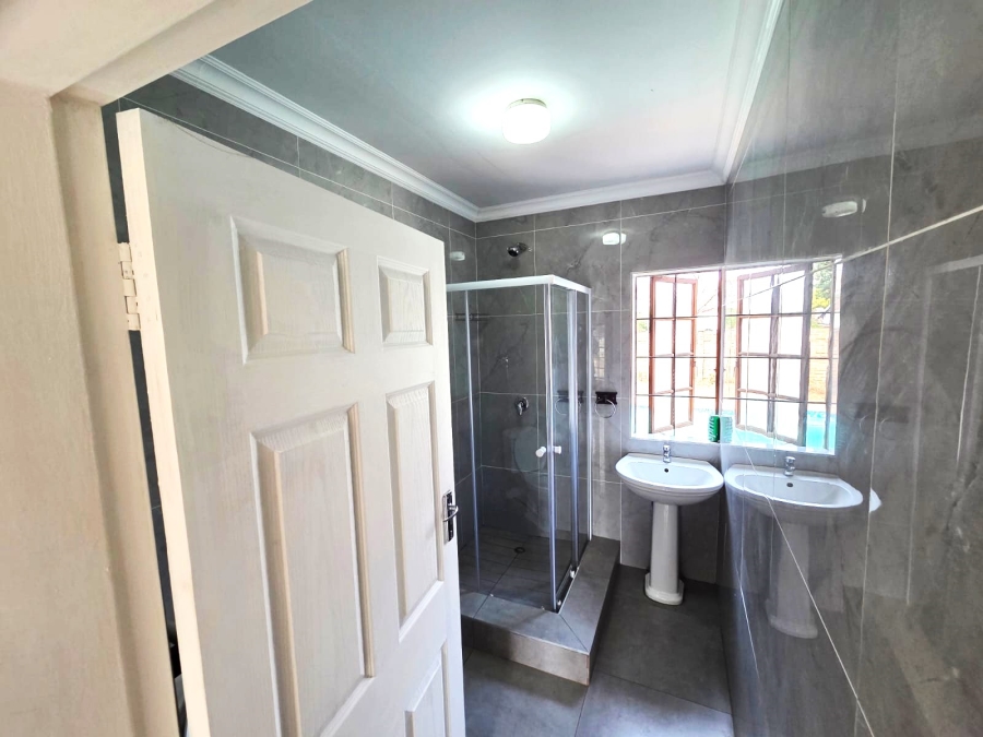 4 Bedroom Property for Sale in Doornkloof Gauteng