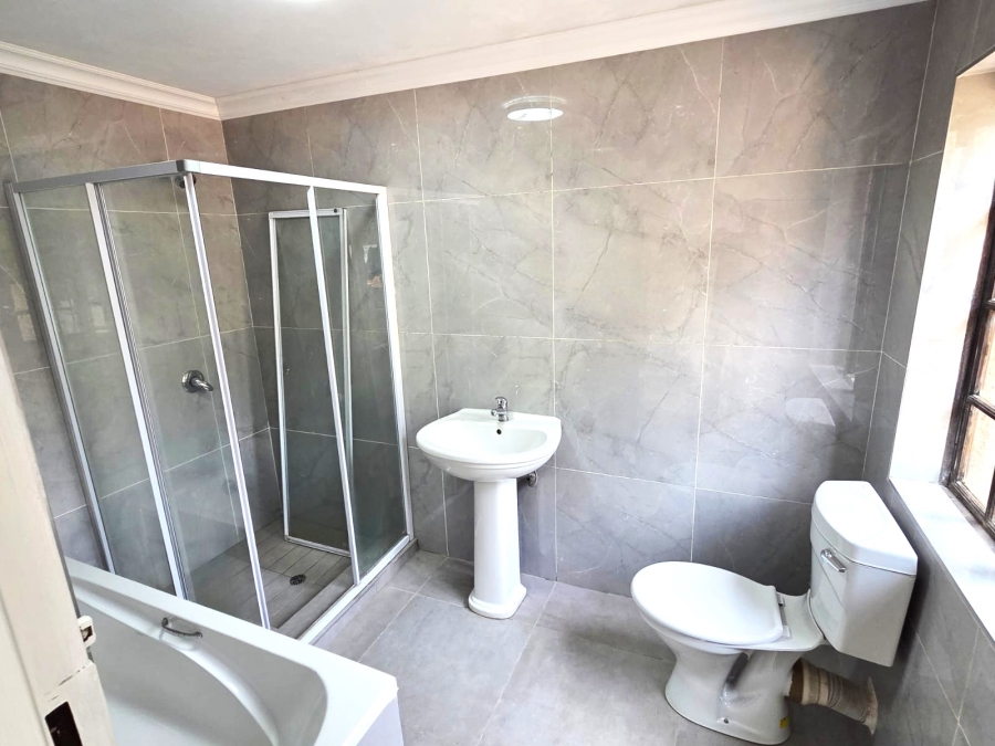 4 Bedroom Property for Sale in Doornkloof Gauteng