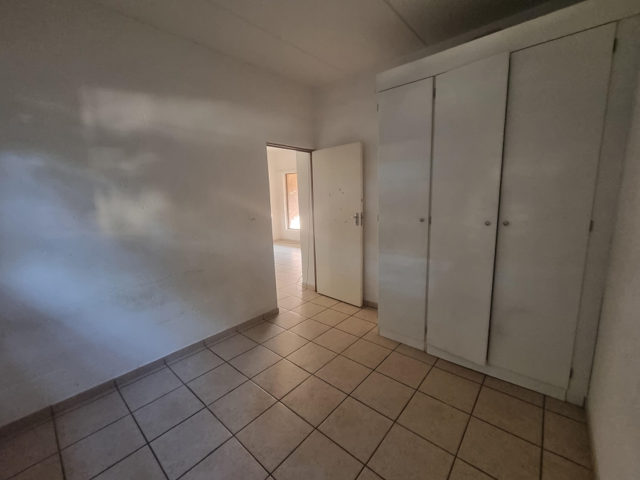 To Let 2 Bedroom Property for Rent in Ruimsig Gauteng