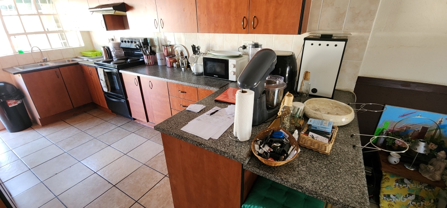 2 Bedroom Property for Sale in Brackendowns Gauteng