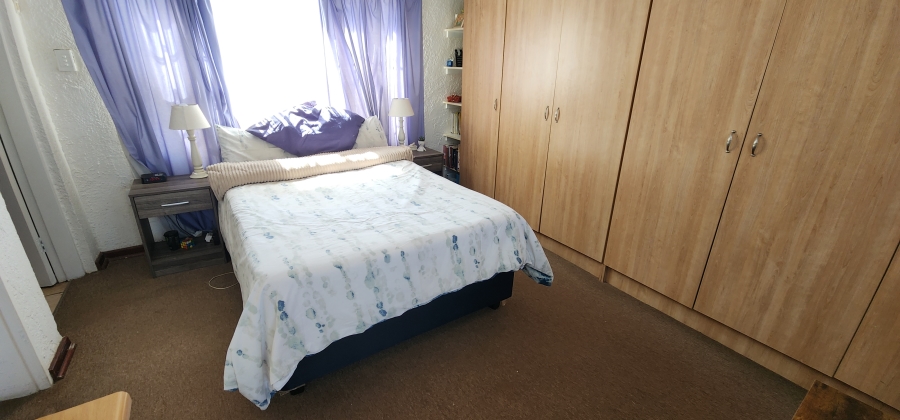 2 Bedroom Property for Sale in Brackendowns Gauteng