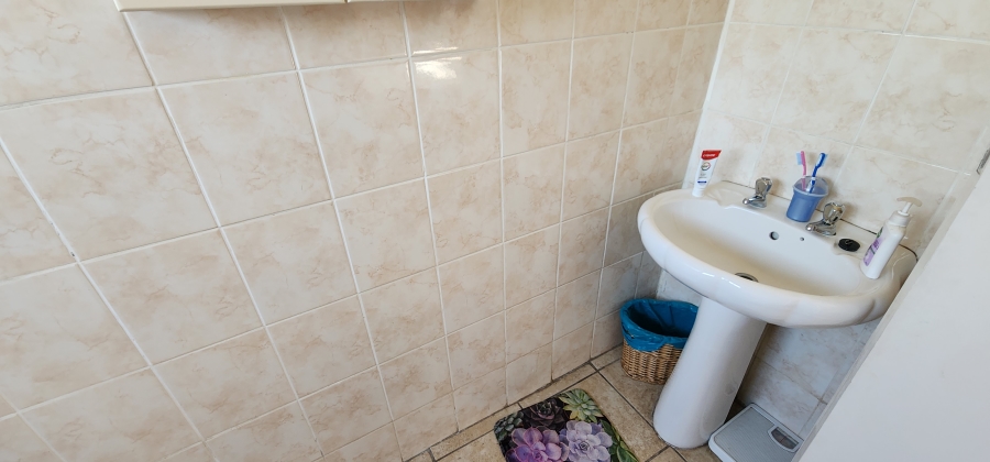 2 Bedroom Property for Sale in Brackendowns Gauteng