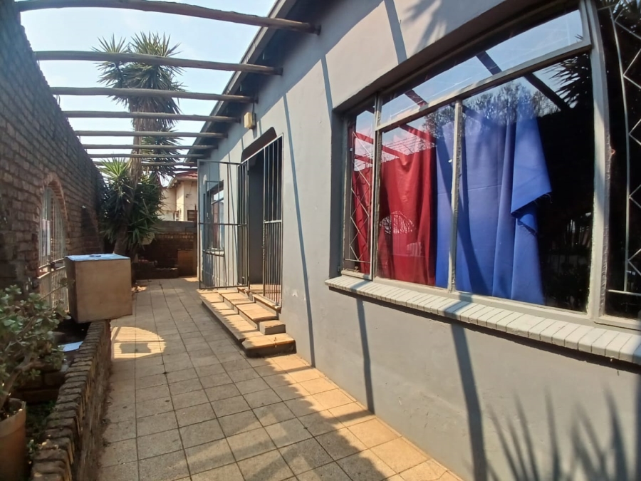 6 Bedroom Property for Sale in Randgate Gauteng