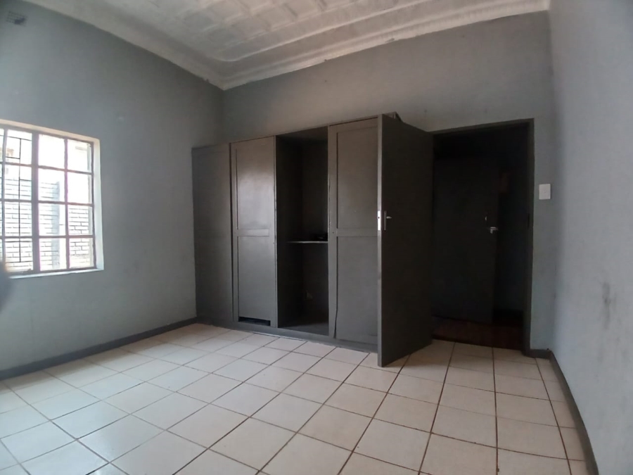 6 Bedroom Property for Sale in Randgate Gauteng