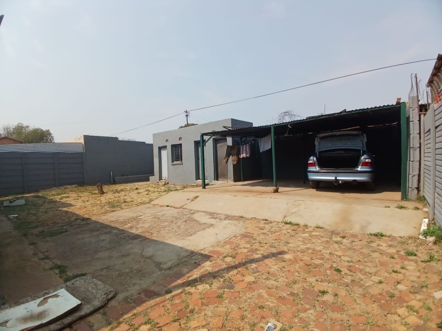 6 Bedroom Property for Sale in Randgate Gauteng
