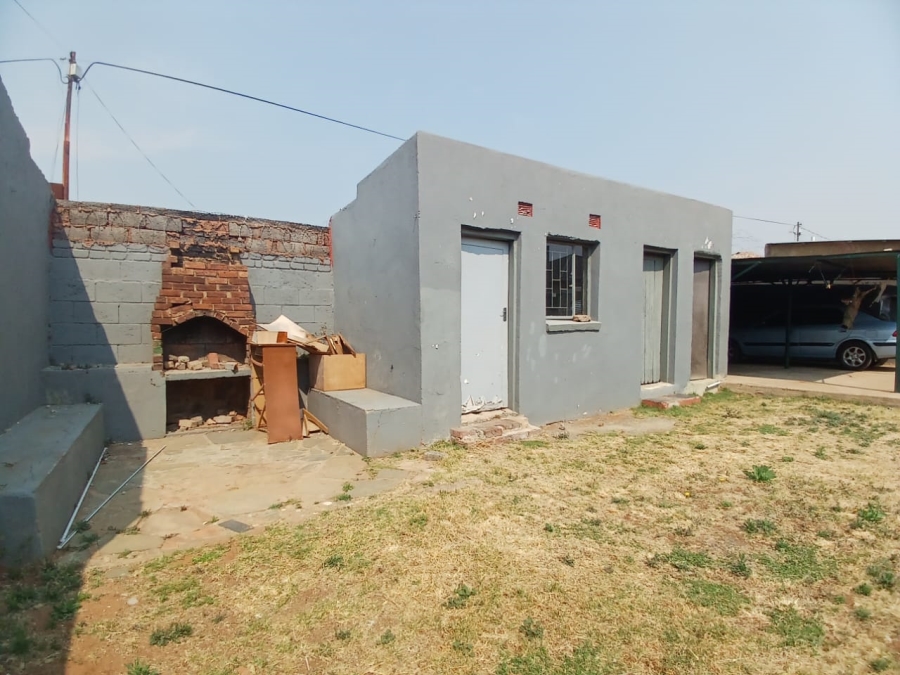 6 Bedroom Property for Sale in Randgate Gauteng