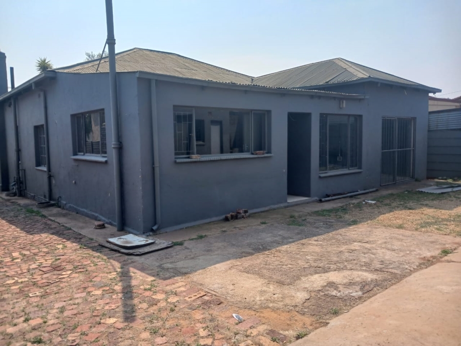 6 Bedroom Property for Sale in Randgate Gauteng