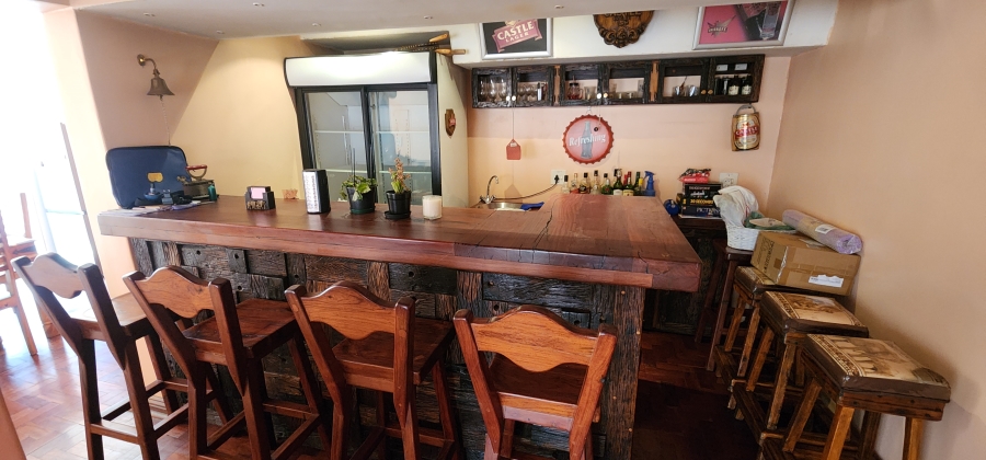 6 Bedroom Property for Sale in Brackendowns Gauteng