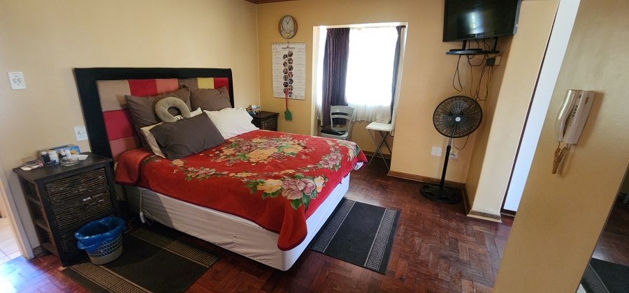 6 Bedroom Property for Sale in Brackendowns Gauteng
