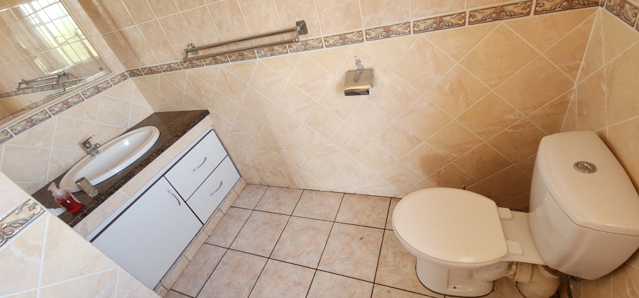 6 Bedroom Property for Sale in Brackendowns Gauteng
