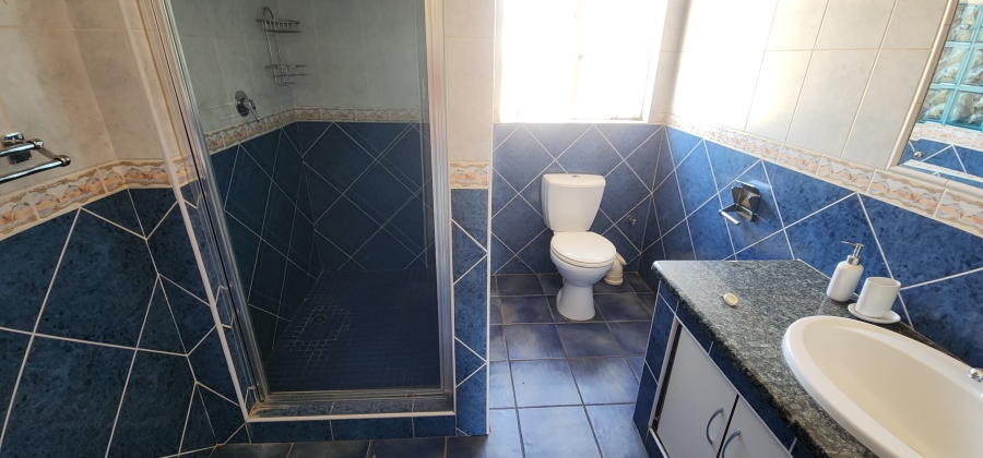 6 Bedroom Property for Sale in Brackendowns Gauteng