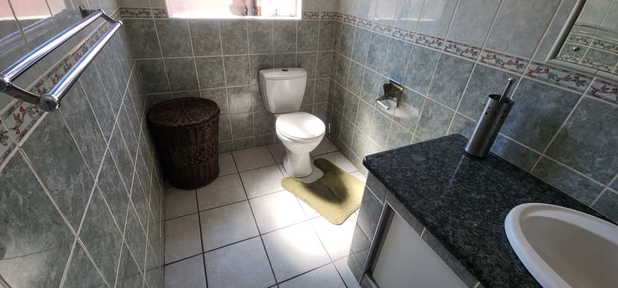 6 Bedroom Property for Sale in Brackendowns Gauteng