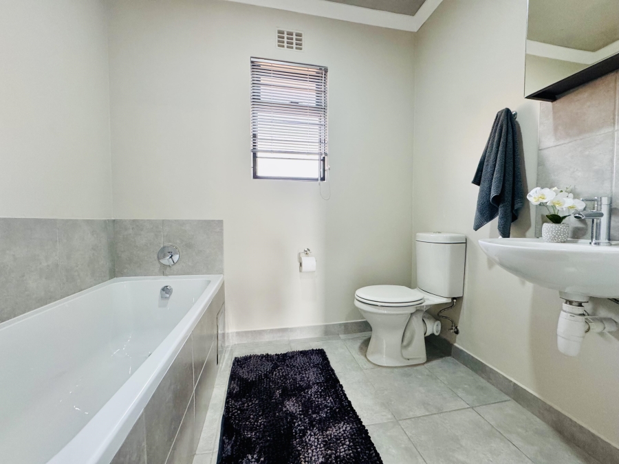 2 Bedroom Property for Sale in Sinoville Gauteng