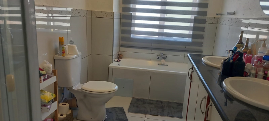 3 Bedroom Property for Sale in Meyersdal Gauteng
