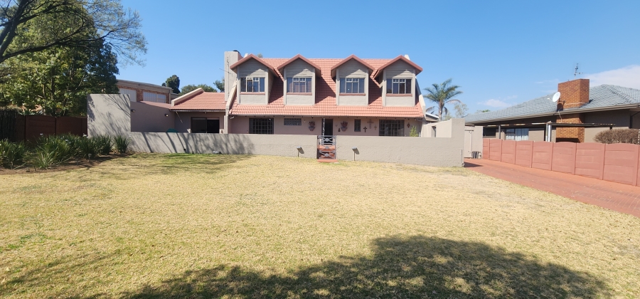 4 Bedroom Property for Sale in Brackendowns Gauteng