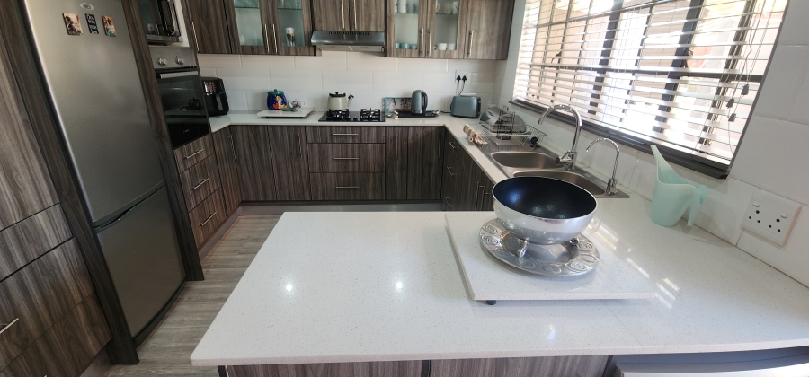 4 Bedroom Property for Sale in Brackendowns Gauteng