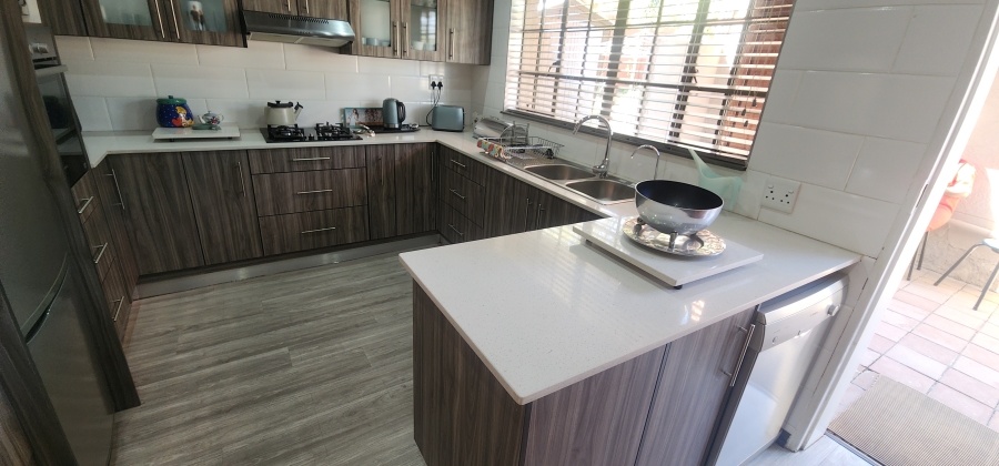 4 Bedroom Property for Sale in Brackendowns Gauteng