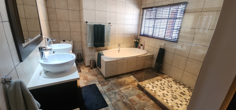 4 Bedroom Property for Sale in Brackendowns Gauteng