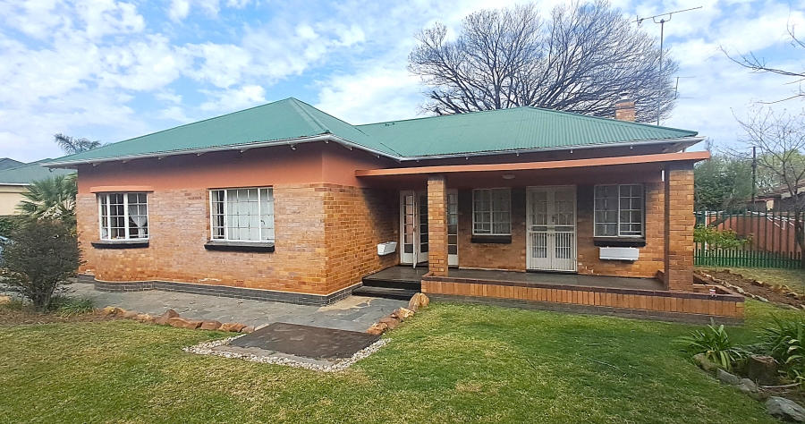 To Let 3 Bedroom Property for Rent in Airfield Gauteng