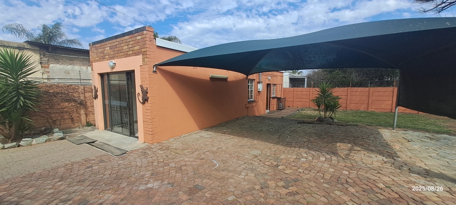 To Let 3 Bedroom Property for Rent in Airfield Gauteng