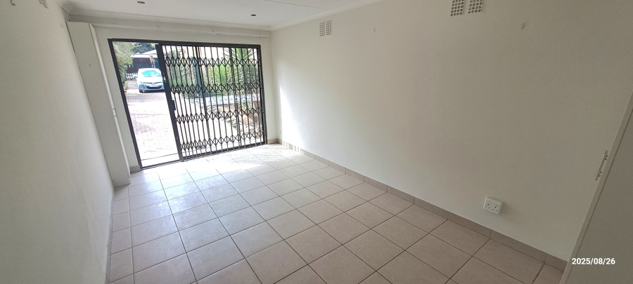 To Let 3 Bedroom Property for Rent in Airfield Gauteng